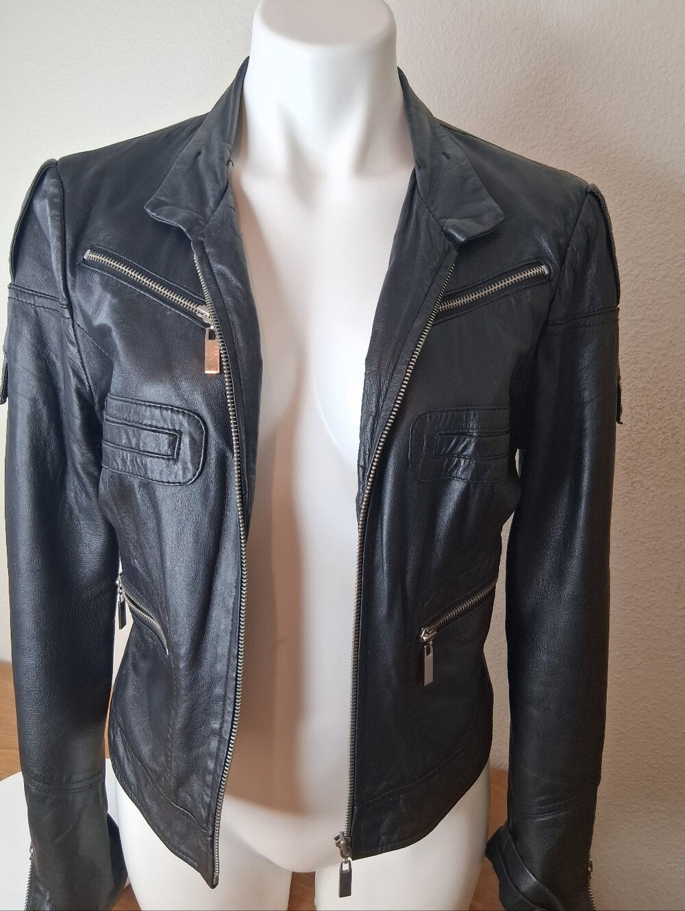 Bebe Black 100% Genuine Leather Moto Biker Jacket Silver Zippers Size M - Picture 3 of 11